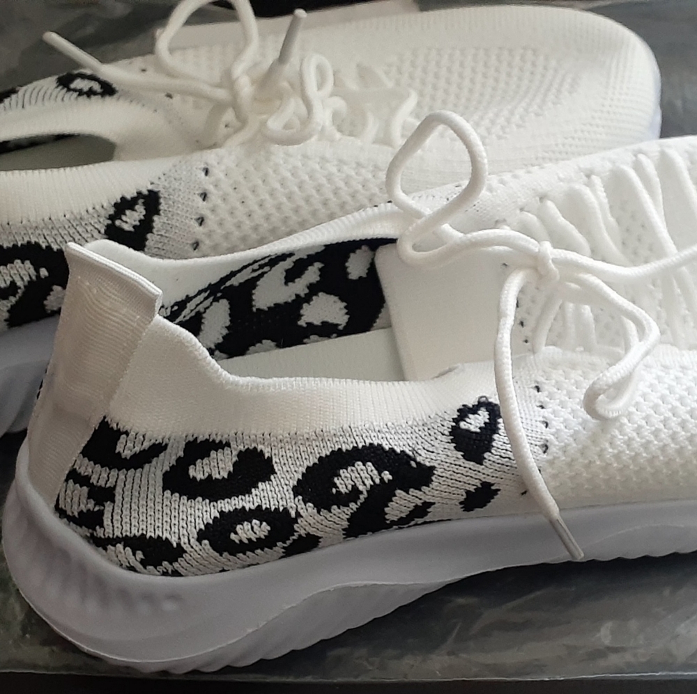 Womens Size 37 (7) leopard print, white tennis shoes